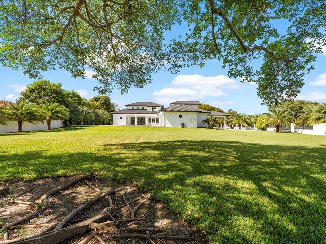 view of yard featuring fence