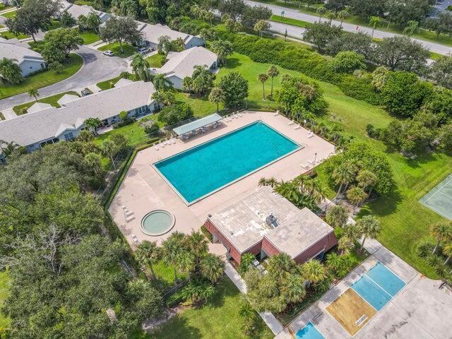 3537 SW Sunset Trace Cir, Palm City, FL 34990 - bird's eye view of a pool area