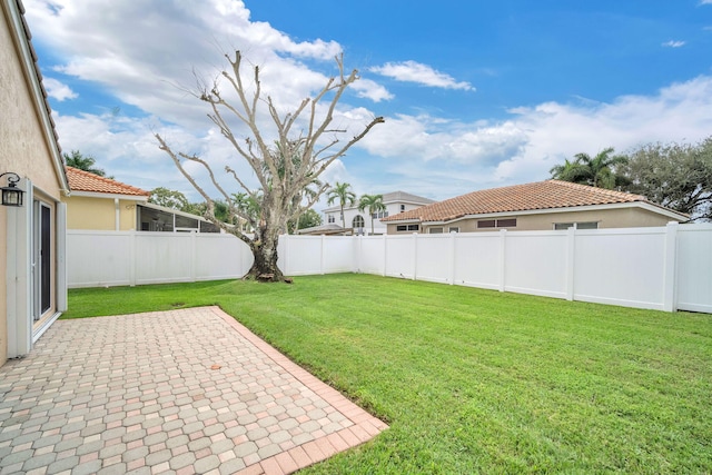 view of yard featuring a patio area