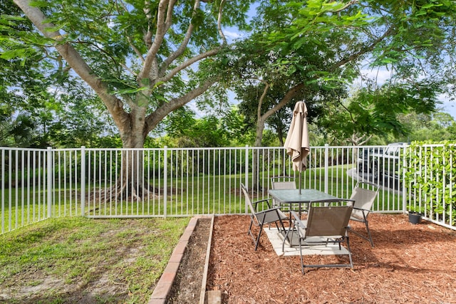 view of yard with a patio