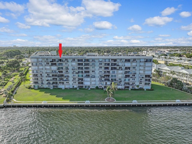 bird's eye view with a water view