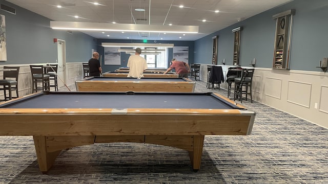 6936 Huntington Ln Unit 405, Delray Beach, FL 33446 - rec room with billiards table, a wainscoted wall, recessed lighting, and a drop ceiling