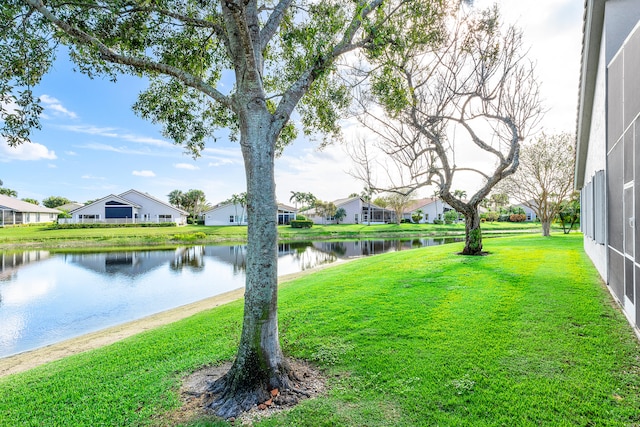 view of yard featuring a water view