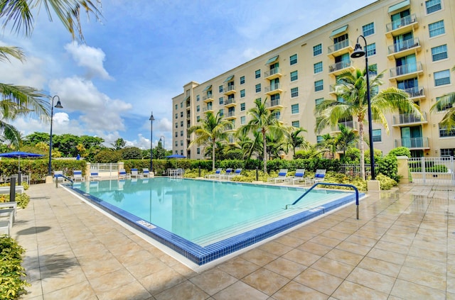 610 Clematis St Unit 638, West Palm Beach, FL 33401 - view of community pool
