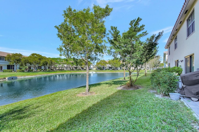 view of yard featuring a water view