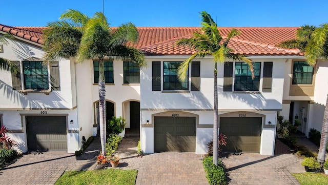 view of front facade with a garage