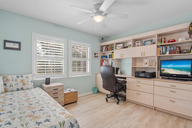 bedroom featuring light hardwood / wood-style floors and ceiling fan