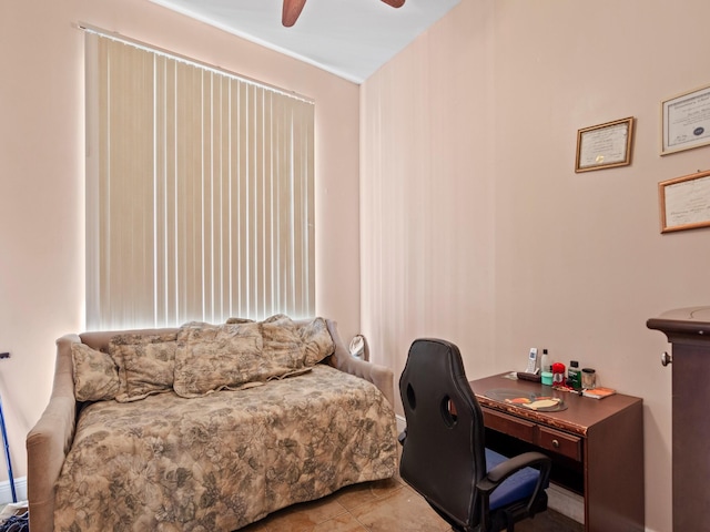 bedroom featuring ceiling fan