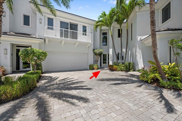 view of front of house featuring a garage