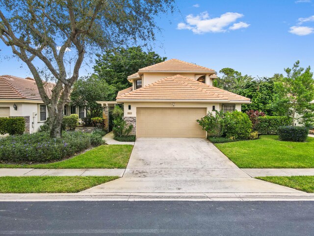 view of front of house with a front yard