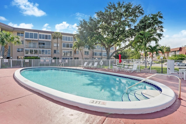 view of swimming pool