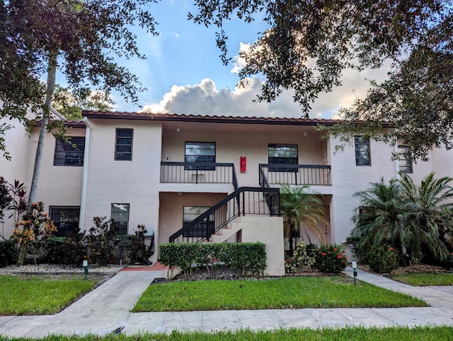 view of mediterranean / spanish-style home