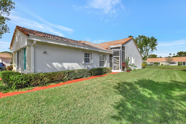 view of front facade featuring a front yard