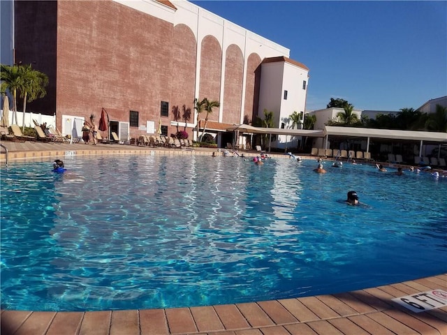 view of swimming pool