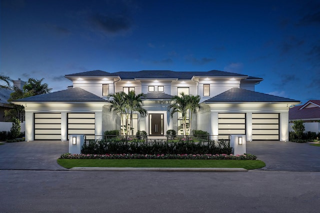 view of front facade featuring a garage