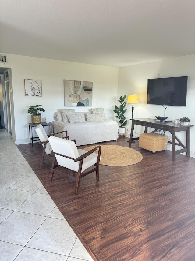 289 Saxony Unit G, Delray Beach, FL 33446 - living room with baseboards and tile patterned floors