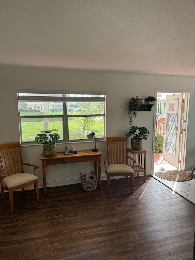 289 Saxony Unit G, Delray Beach, FL 33446 - sitting room with wood finished floors and plenty of natural light