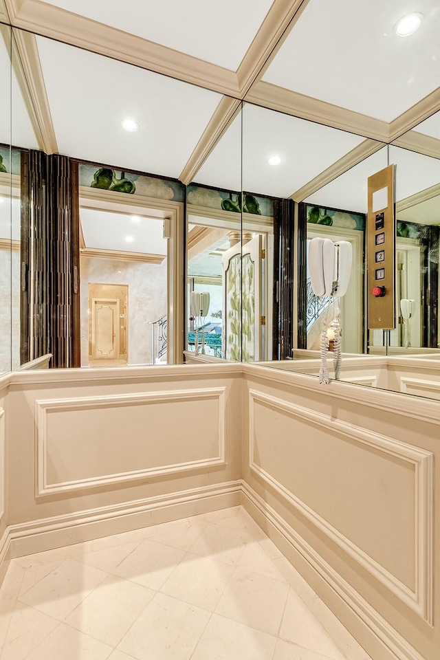 477 S Beach Rd, Jupiter Island, FL 33455 - bathroom with recessed lighting