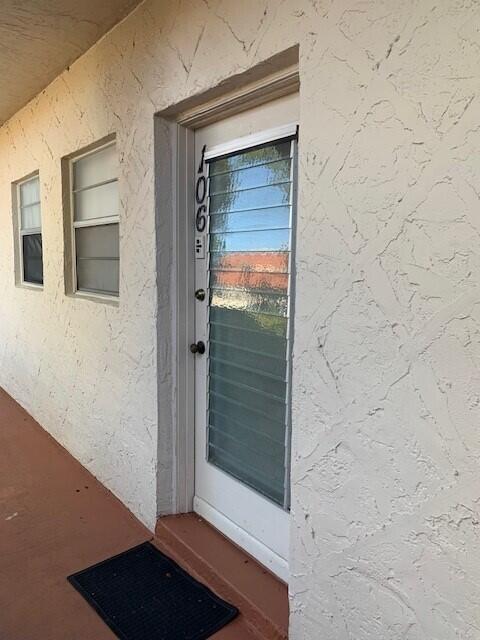 view of entrance to property