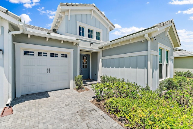 view of front of home featuring a garage