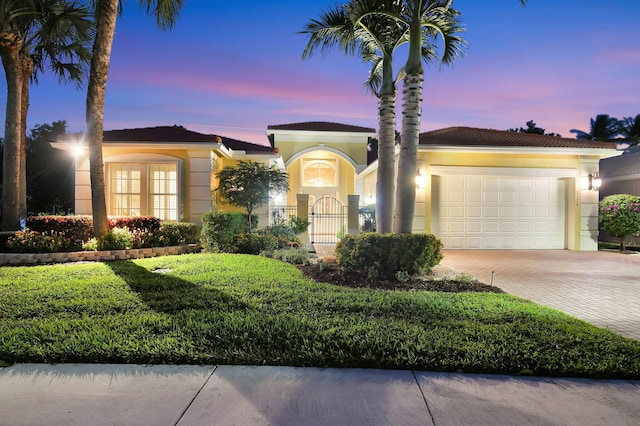 view of front of house featuring a garage