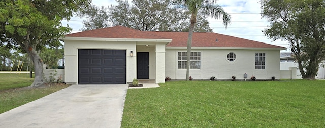 ranch-style home featuring a front lawn