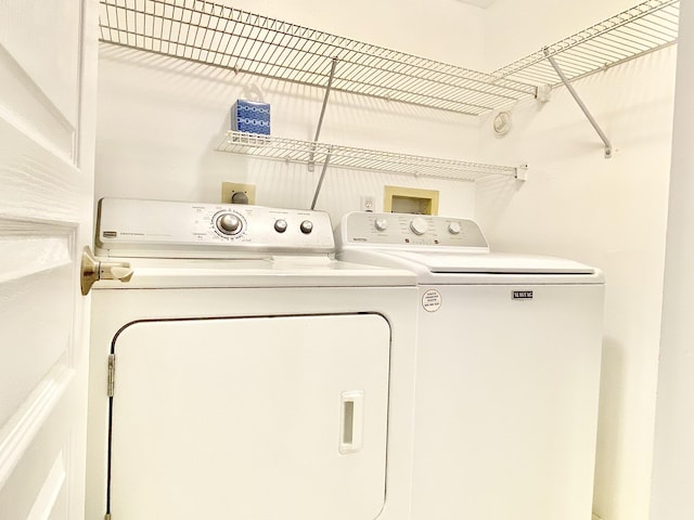 6928 Briarlake Cir Unit 104, Palm Beach Gardens, FL 33418 - laundry room featuring washer and dryer