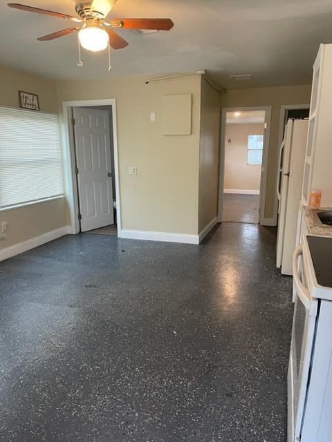 empty room with ceiling fan