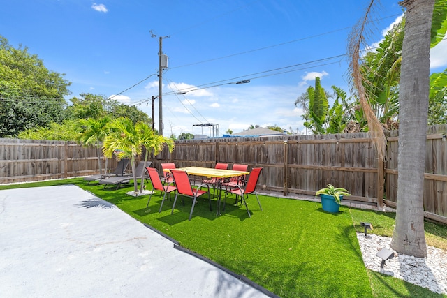 view of yard with a patio