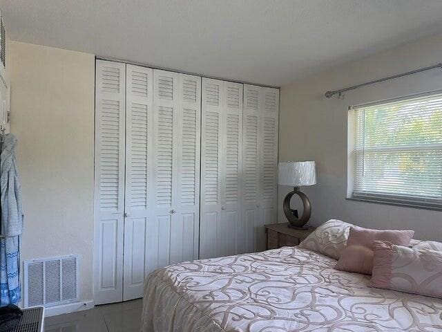 bedroom featuring a closet