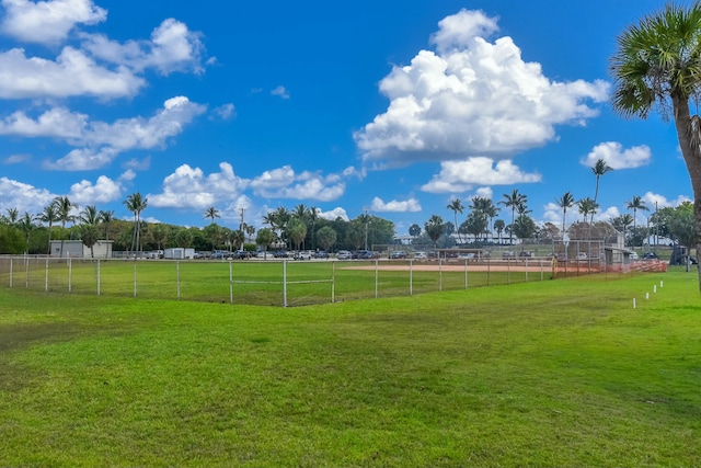 view of yard featuring a rural view