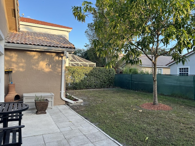 view of yard with a patio area