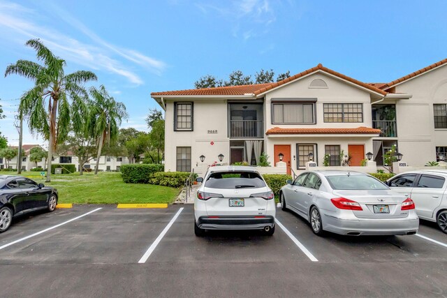 view of front of house with a front yard