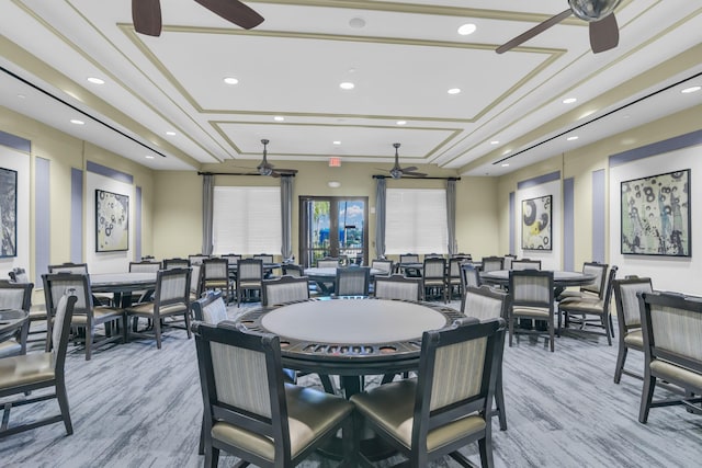 dining area featuring ceiling fan, light wood-type flooring, and recessed lighting