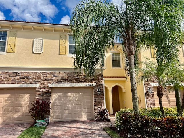 view of front of home featuring a garage