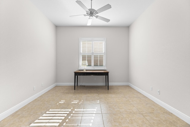 empty room featuring ceiling fan