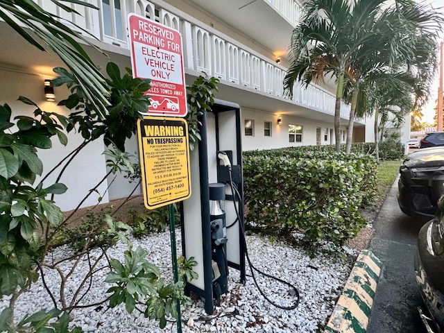1000 NE 12th Ave Unit 304, Hallandale Beach, FL 33009 - exterior view