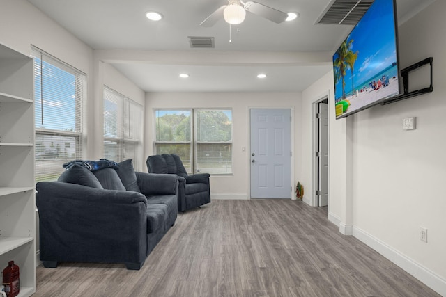 337 E Obispo Ave, Clewiston, FL 33440 - living room with wood finished floors, baseboards, ceiling fan, and recessed lighting