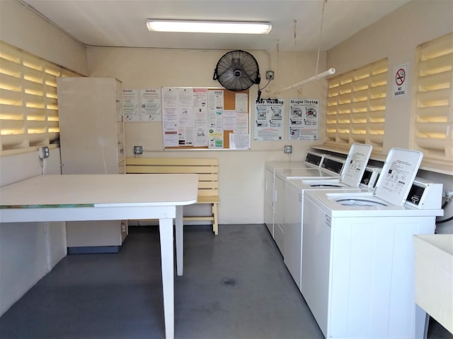 2522 Emory Dr E Unit I, West Palm Beach, FL 33415 - community laundry room featuring independent washer and dryer