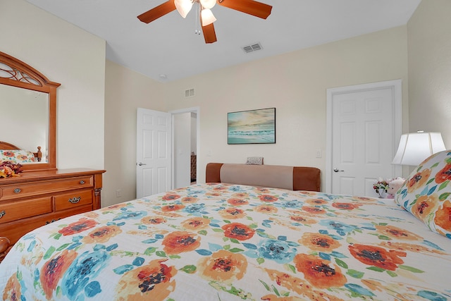 bedroom with ceiling fan