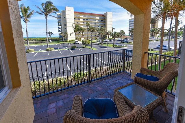 balcony featuring covered porch