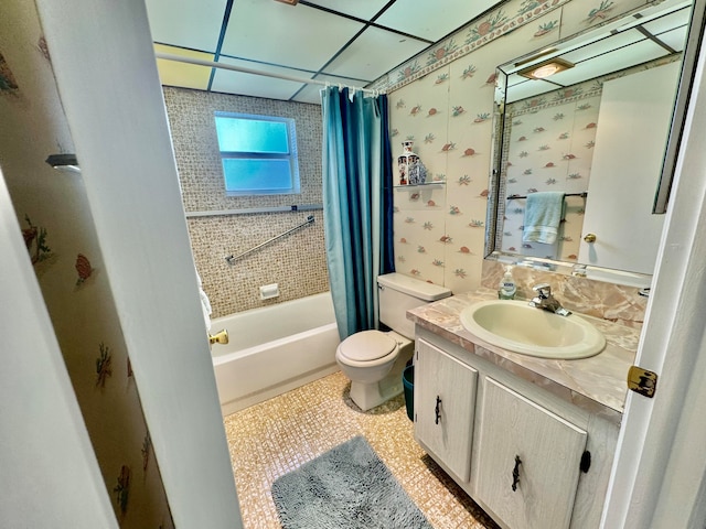 full bathroom with backsplash, vanity, shower / bathtub combination with curtain, and toilet