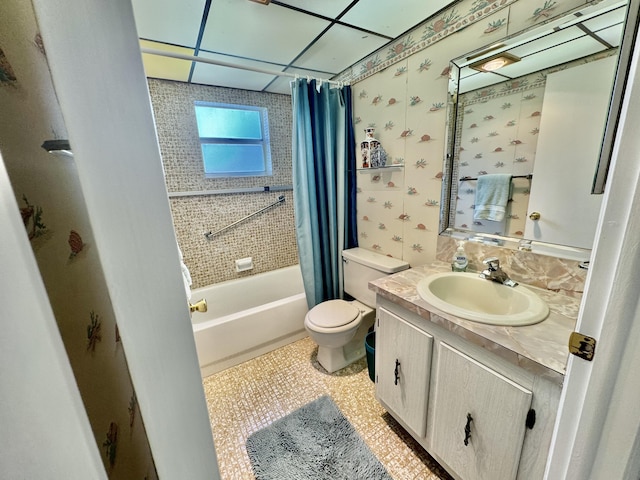 543 Flanders L, Delray Beach, FL 33484 - full bathroom with toilet, vanity, and shower / bath combo with shower curtain