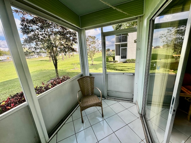 view of sunroom / solarium