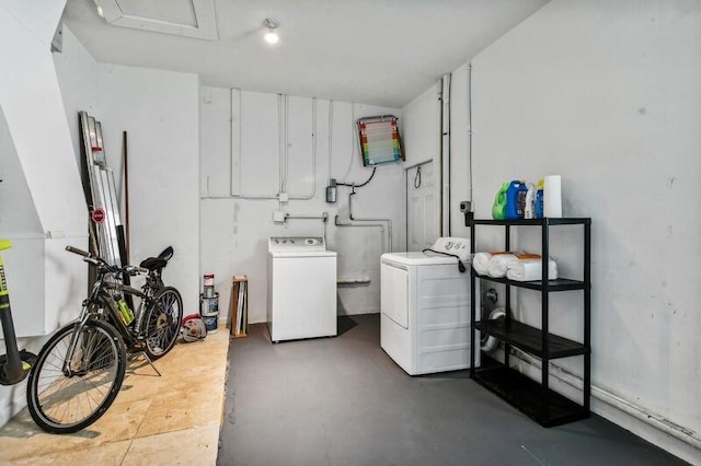 basement featuring independent washer and dryer