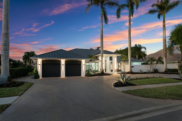 view of front facade with a garage