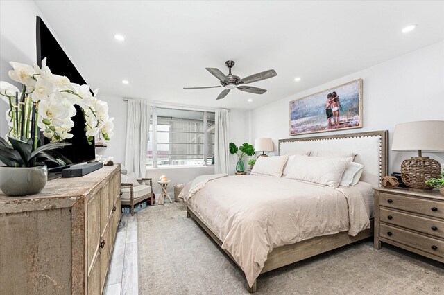 bedroom featuring ceiling fan