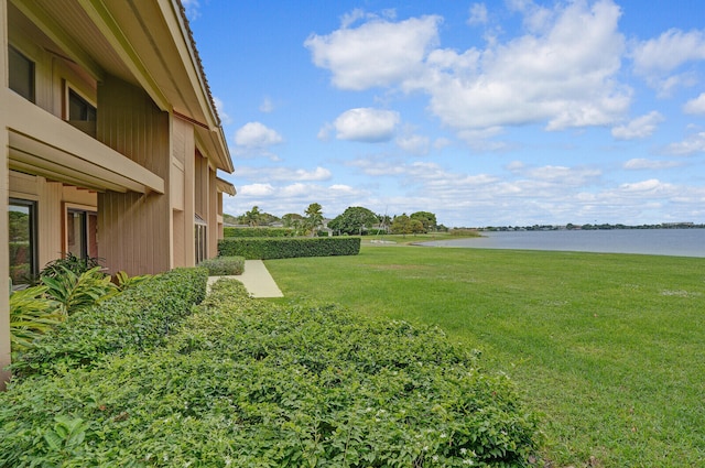 view of yard featuring a water view