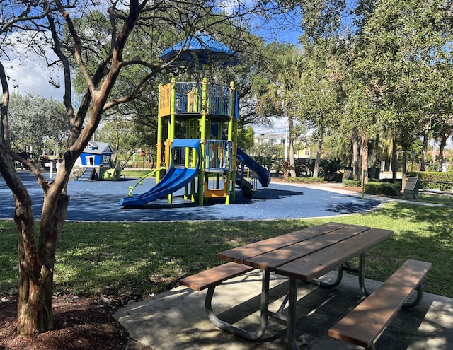 view of jungle gym featuring a yard