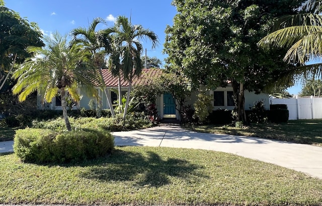 view of front of home with a front yard